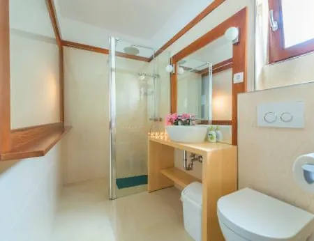 Murter-Center, Studio For 2 With Sauna &Jacuzzi *