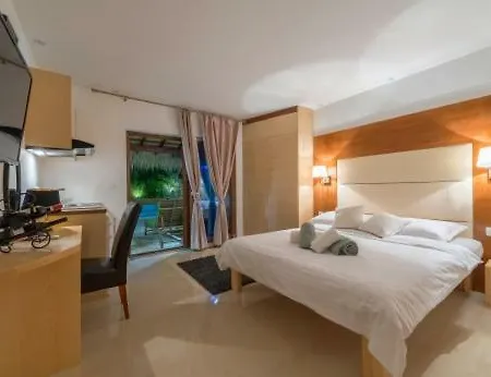 Murter-center, For 2 With Sauna &jacuzzi Id 678 Apartment *