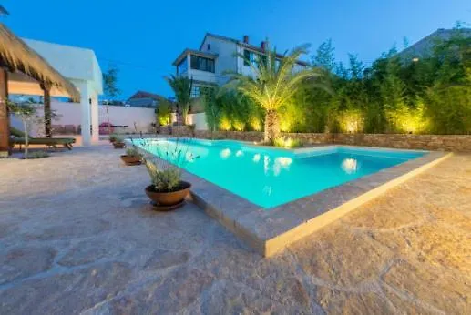 Murter-center, For 2 With Sauna &jacuzzi Id 678 Daire Murter