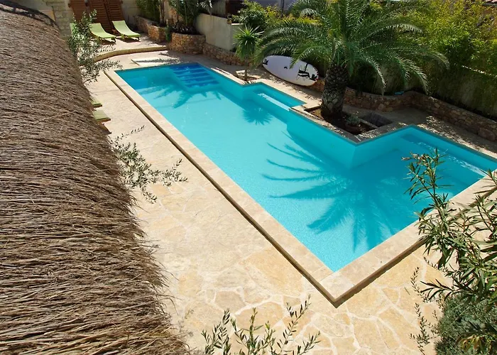 Murter-Center, Studio For 2 With Sauna &Jacuzzi *